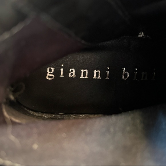 NEW Gianni Bini Palmero Flannel Plaid Snip Toe Kitten Heel booties, Size 8.5M - Picture 7 of 10